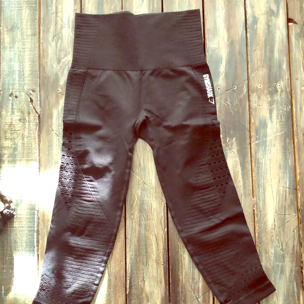 Gym Shark Black seamless capris size small